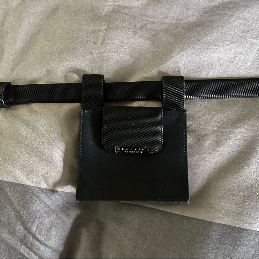 Kenneth Cole Reaction Belt with Bag